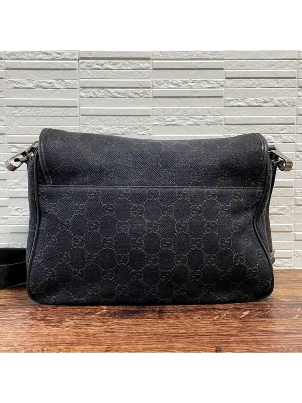 Gucci GG Canvas Leather Shoulder Bag Messenger